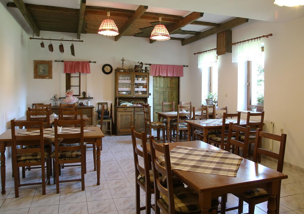 Penzion A Restaurace U Hroznu Velké Bílovice 외부 사진