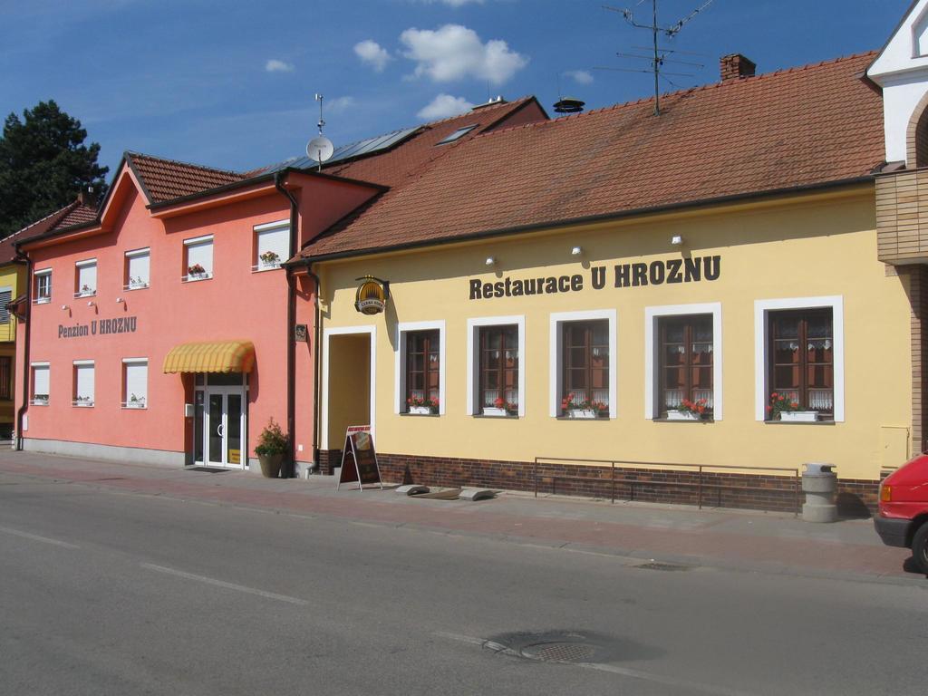 Penzion A Restaurace U Hroznu Velké Bílovice 외부 사진