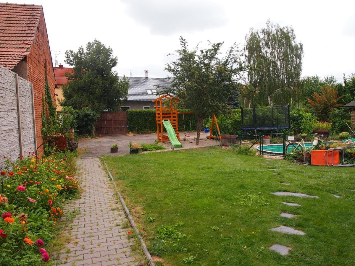 Penzion A Restaurace U Hroznu Velké Bílovice 외부 사진